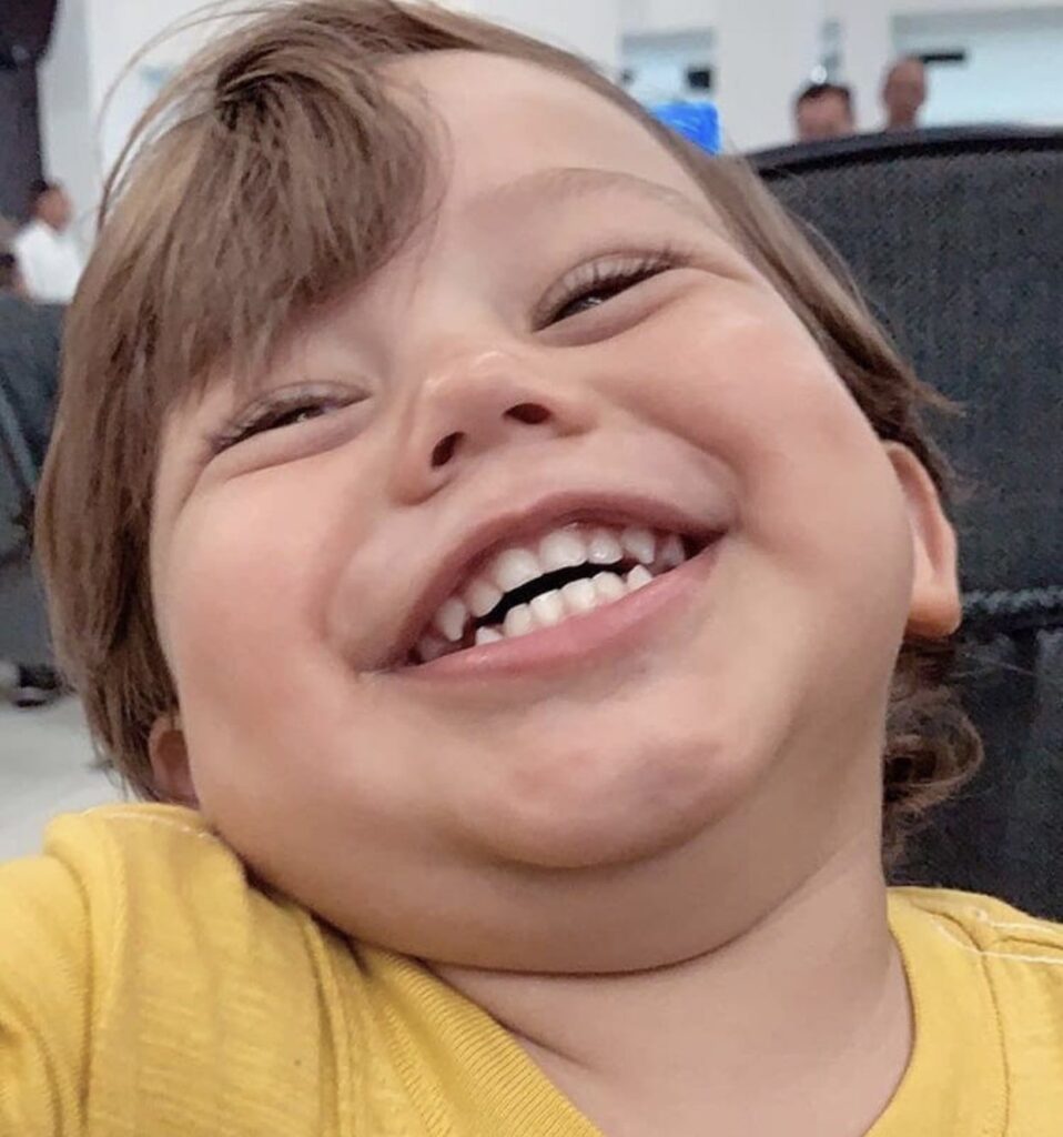 Bebe feliz enxoval
